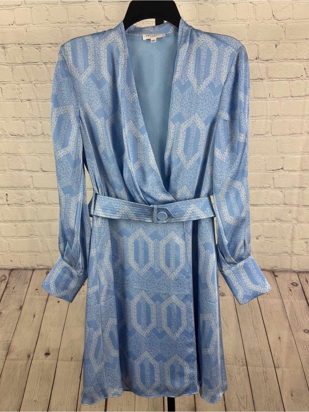 Equipment Fanetta Wrap Dress in Blue and White Long Sleeves Luxury Feel Size 4 - Picture 2 of 10
